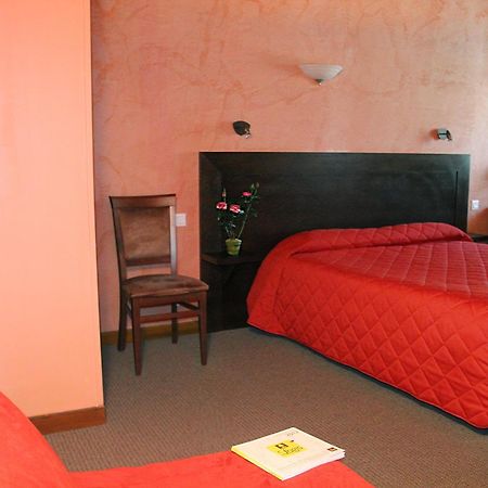 Logis Des Trois Maures Hotel Couches Exterior foto