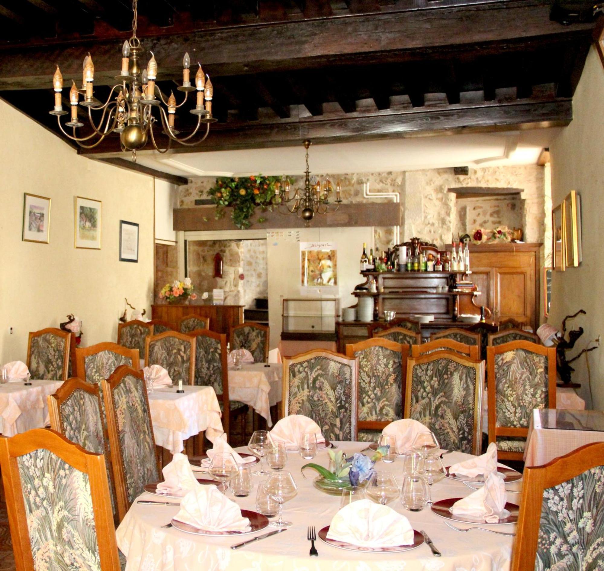 Logis Des Trois Maures Hotel Couches Exterior foto