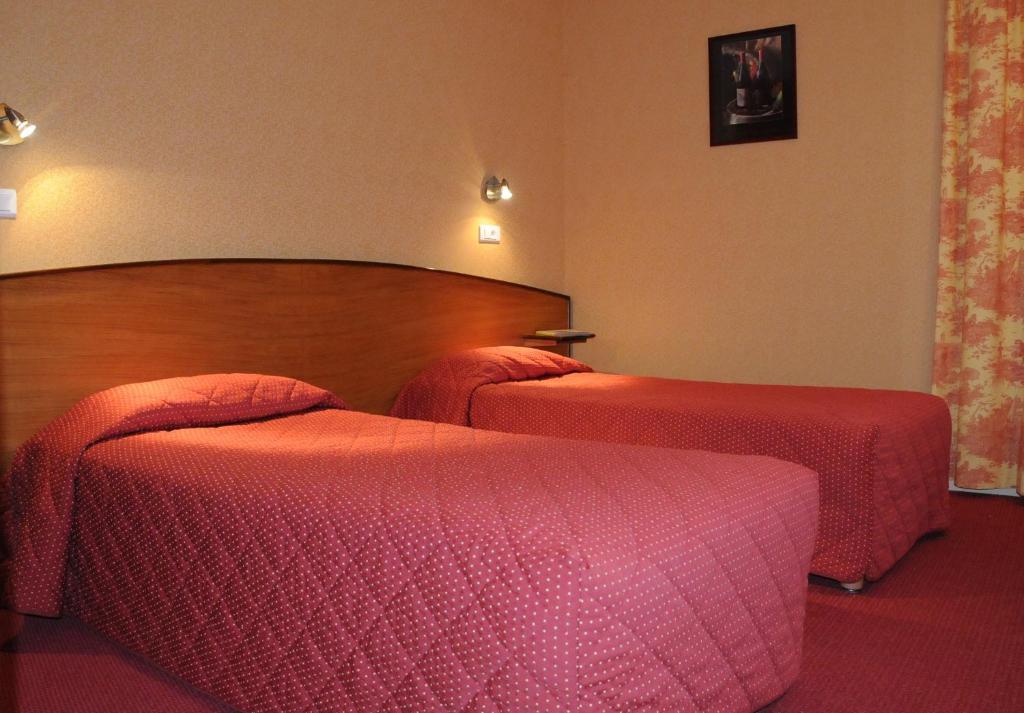 Logis Des Trois Maures Hotel Couches Cameră foto