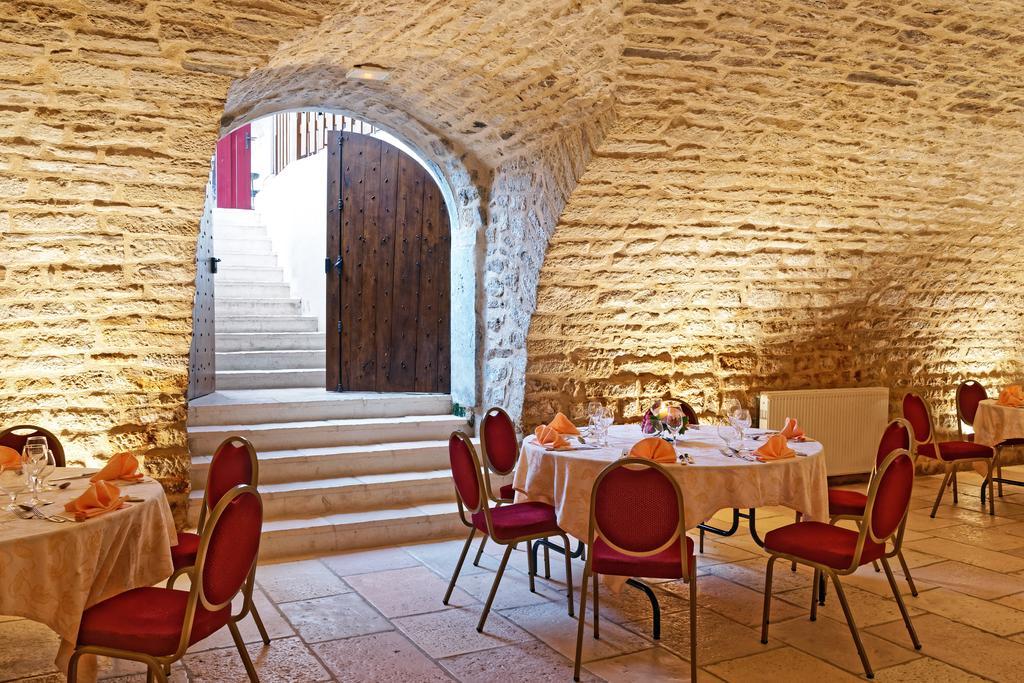 Logis Des Trois Maures Hotel Couches Exterior foto