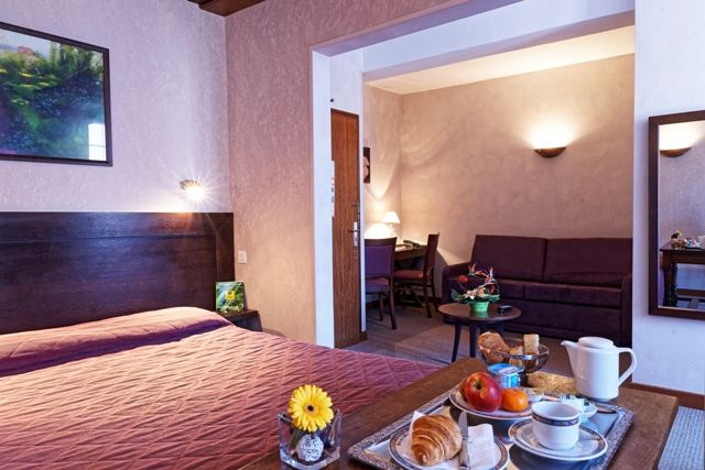Logis Des Trois Maures Hotel Couches Exterior foto